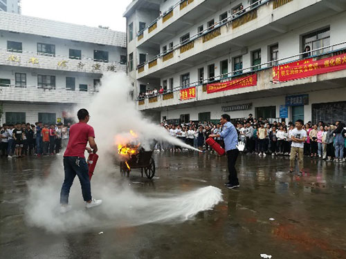 邵陽市華龍中學(xué),邵陽中學(xué)教育,高中教育,師資雄厚,名優(yōu)教師