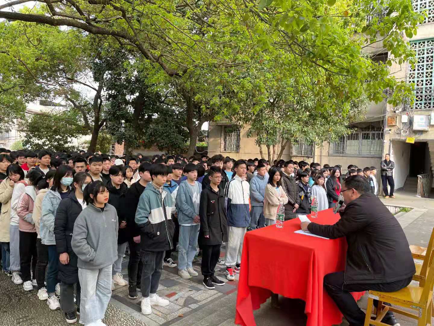 邵陽市華龍中學,邵陽中學教育,高中教育,師資雄厚,名優(yōu)教師